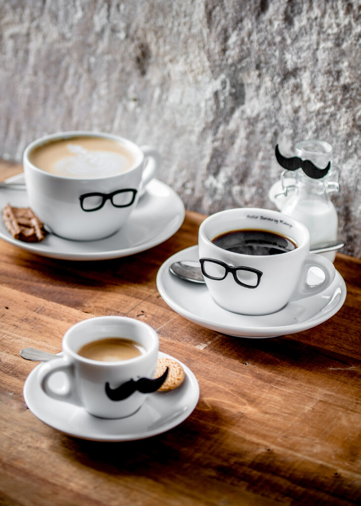 Coffee group 1 ©Caspar Miskin